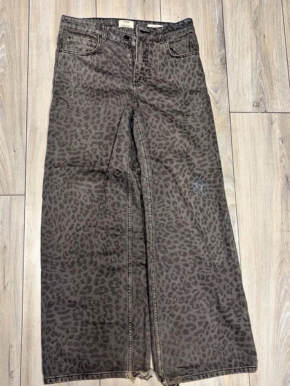 Cotton On Super Baggy Jean Leopard Print Jeans in Gray